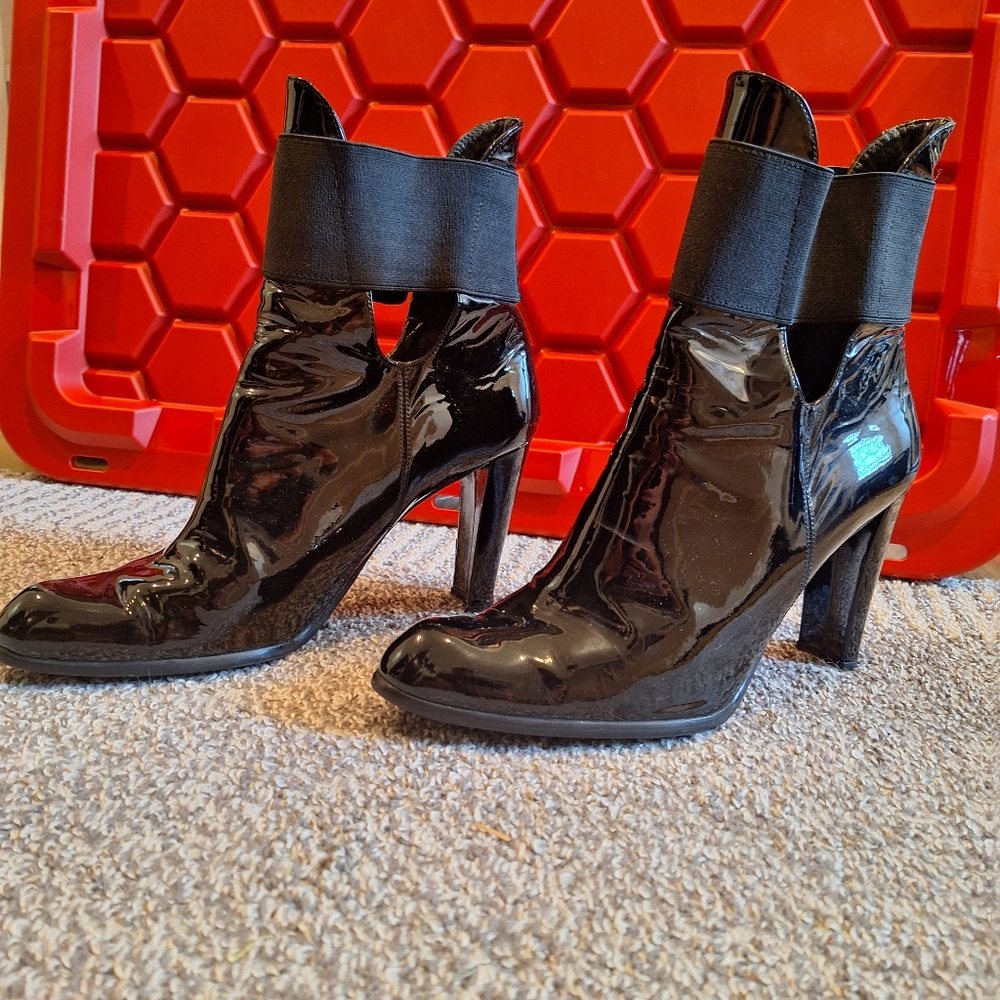 Stuart Weitzman Black Patent Leather Heeled Booties Size 10 - 10.5